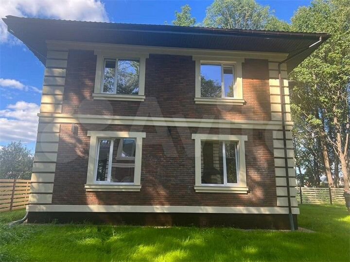 Дом 290 м² на участке 10,5 сот.