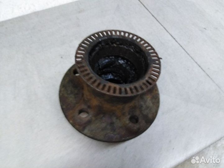 Ступица передняя Мерседес