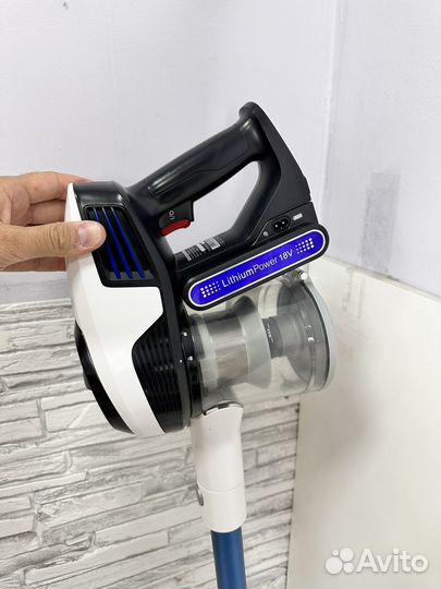 Пылесос Redmond RV-UR365