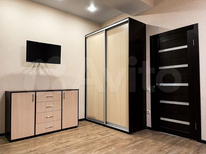 2-к. квартира, 85 м², 2/4 эт.