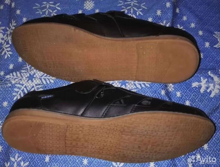 Сандали новые