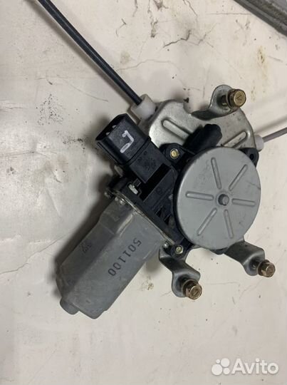 Задний стеклоподъемник Lancer 9