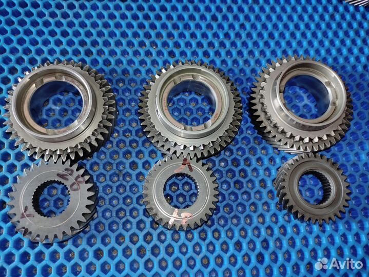 Скоростные шестерни пятой Т5, Т4