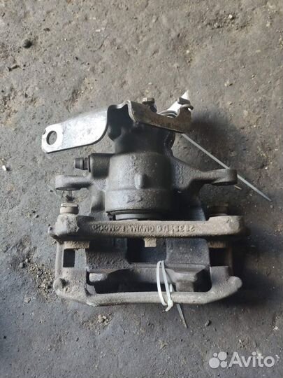 Суппорт тормозной задний правый 14- Форд Транзит