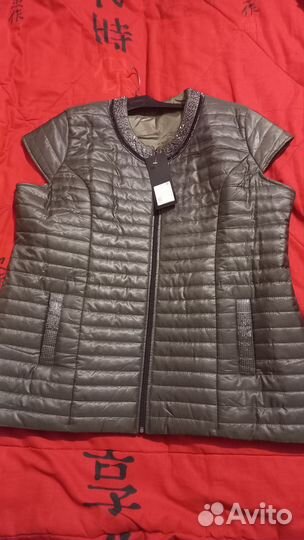 Жилет новый стеганый со стразами размер 56-58