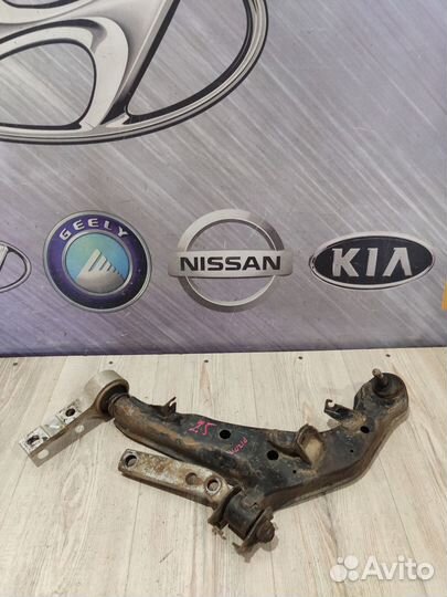 Рычаг подвески Nissan primera P12 Лев