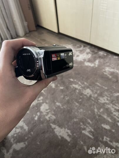 Видеокамера JVC Everio GZ-E505