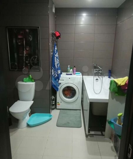 2-к. квартира, 43 м², 1/10 эт.