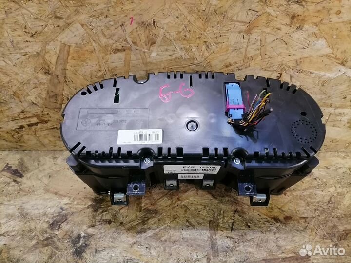 Щиток приборов Volkswagen Golf 6