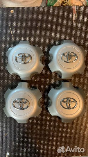 Оригинальные колпаки Toyota Land Cruiser r18