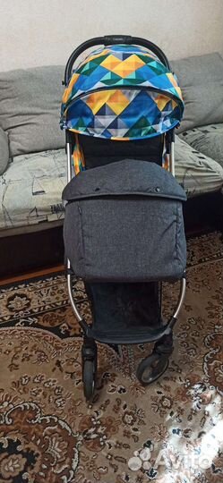 Прогулочная коляска