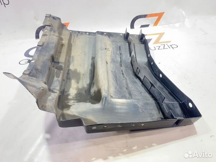 Подкрылок левый Isuzu Forward FRR35 6HL1 2005