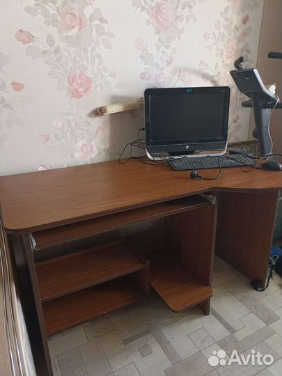 Компьютерный стол