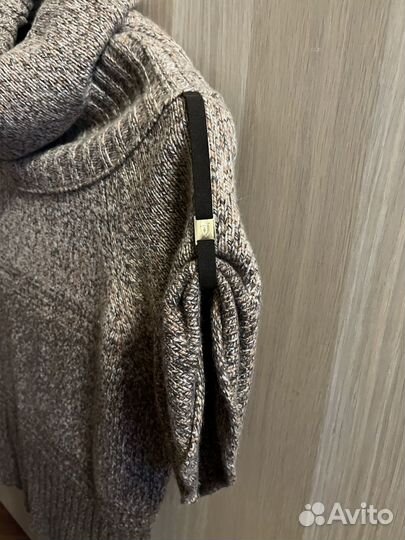 Свитер вязанный женский