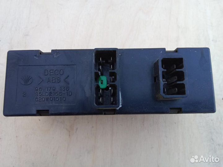 Блок управления стеклоподъемниками Daewoo Nexia I