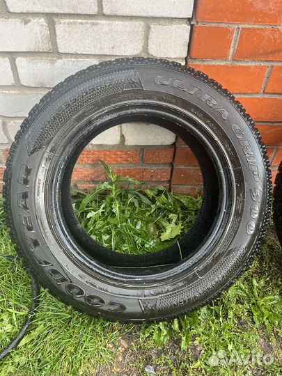 Goodyear UltraGrip 500 235/65 R17