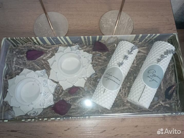 Ароматизированные свечи и подсвечники