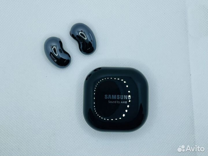 Беспроводные наушники Samsung Galaxy Buds Live