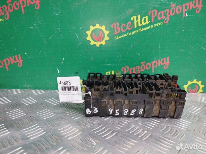 Блок предохранителей Volkswagen Passat B3