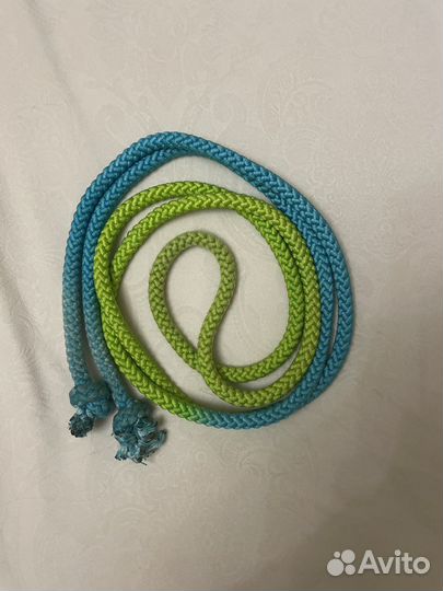 Гимнастическая скакалка