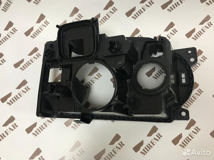 Правый корпус фары Land Rover Range Rover Vogue 3