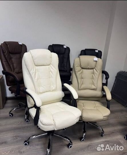 Офисное кресло руководителя новое