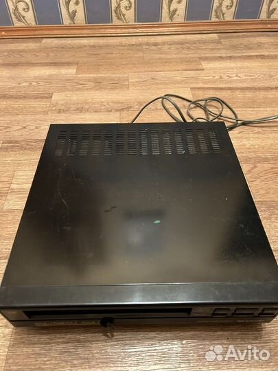Видеомагнитофон Sharp VC-6V3DR