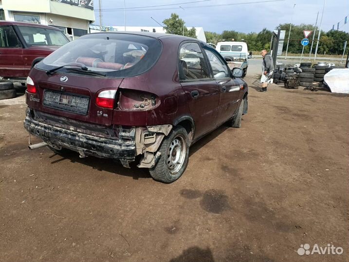 Стекло передней левой двери заз сенс