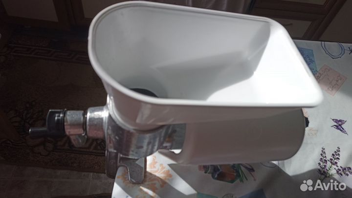 Соковыжималки ручная Струмок и электрическая немец