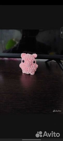 Много вязаных игрушек