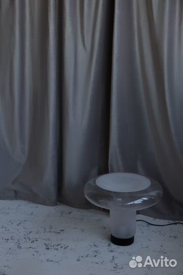 Настольная лампа Artemide