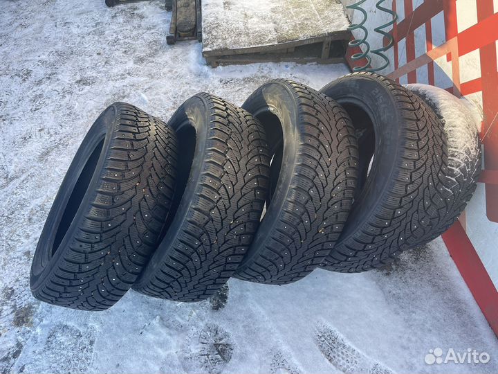 Pirelli Formula Ice 215/55 R17