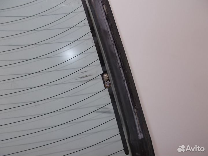 Стекло заднее Мазда 626 1985г седан