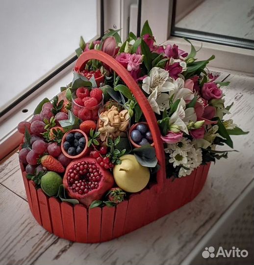 Съедобные букеты / Корзина фруктов