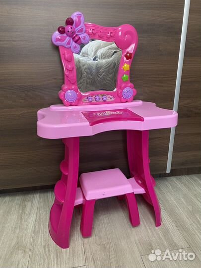 Детский столик и кроватка для кукол