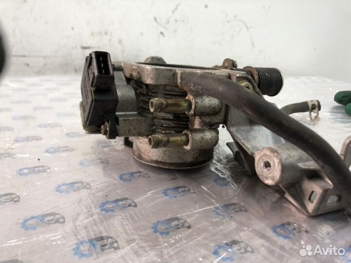 Дроссельная заслонка Opel Vectra B седан Z16XE