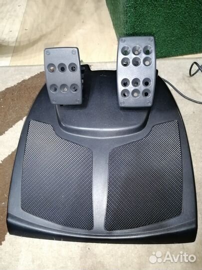 Игровой руль logitech momo racing