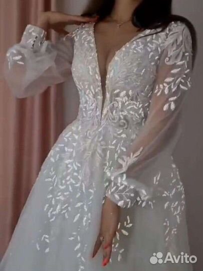 Свадебное платье 44 46 со шлейфом