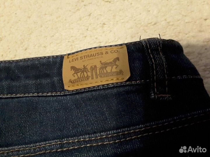 Джинсы Levi's