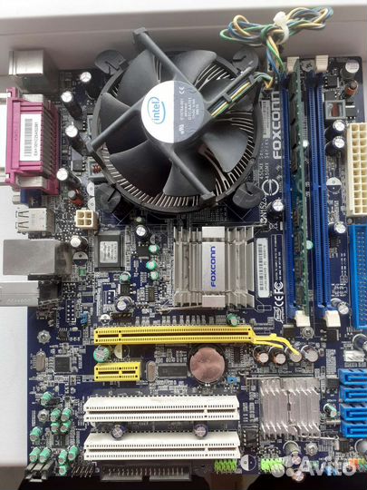 Материнская плата с процессором и памятью