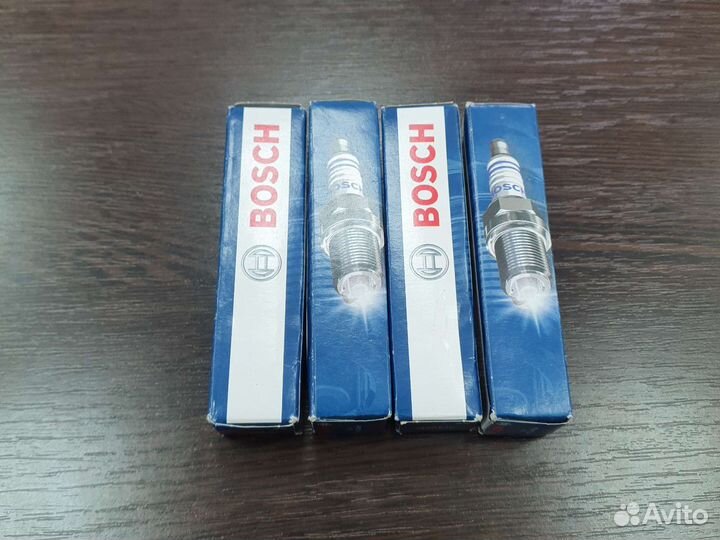 Свеча зажигания Bosch HR8MCV+ (0242229785)