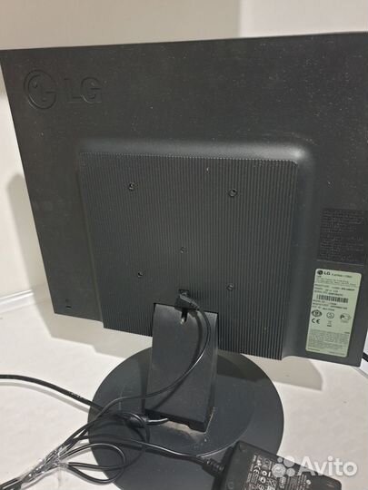 Монитор LG 17'