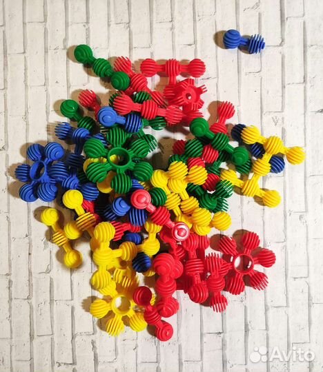 Игрушки и конструкторы