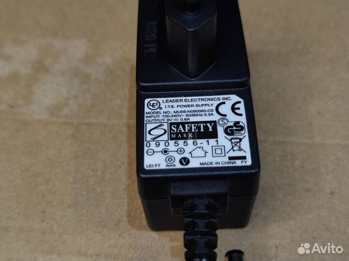 Блок питания MU05-N090060-C5 9V 600mA