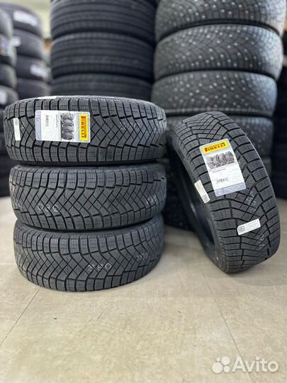 Pirelli Ice Zero FR 265/40 R22 106H