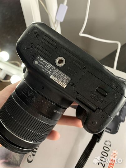 Зеркальный фотоаппарат Canon EOS 2000D Kit 18-55