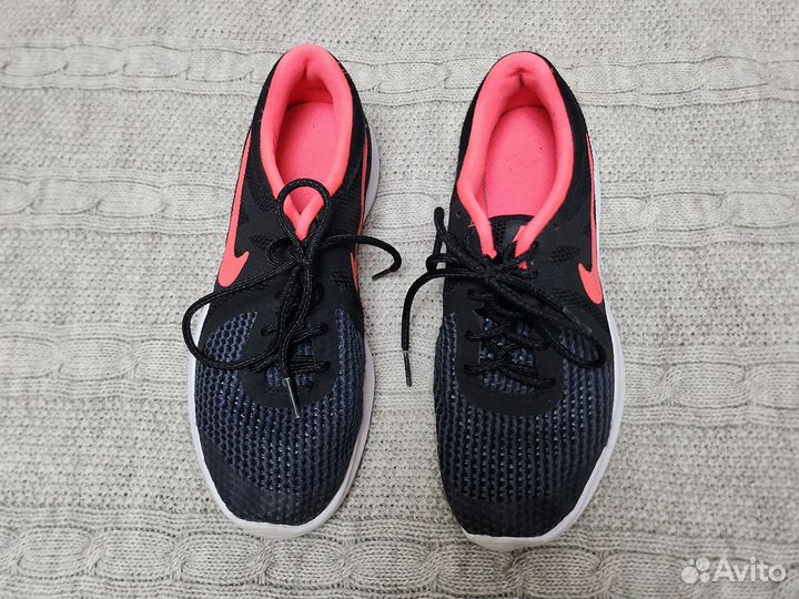 Кроссовки Nike revolution 4
