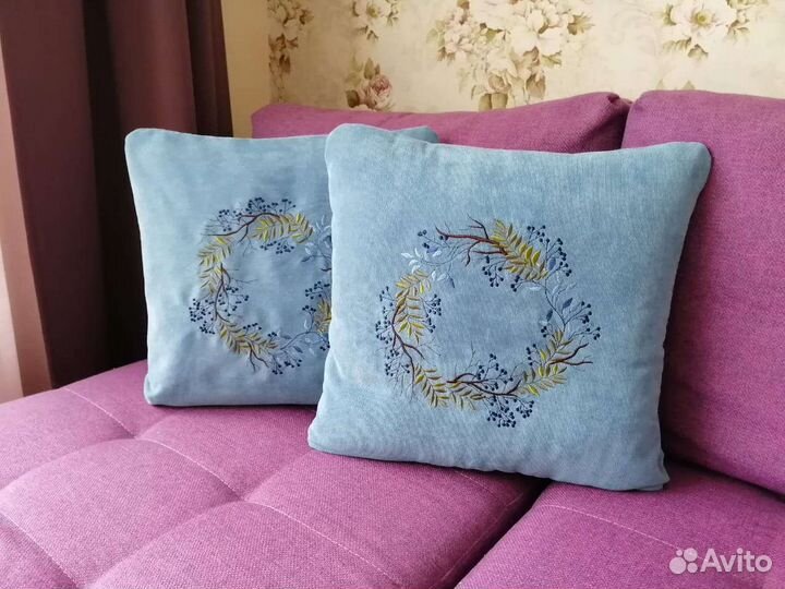 Декоративные подушки с вышивкой