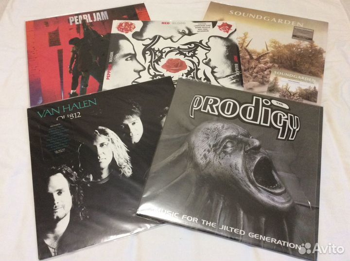 CD,DVD,BLU-RAY диски и виниловые пластинки