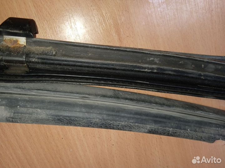 Nissan Almera (N16) II уплотнитель стекла двери